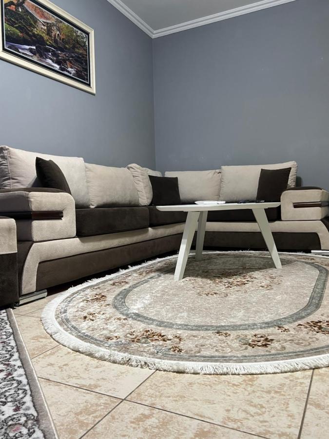 Downtown Retreat "Spiranca" Apartment Tiranë Ngoại thất bức ảnh