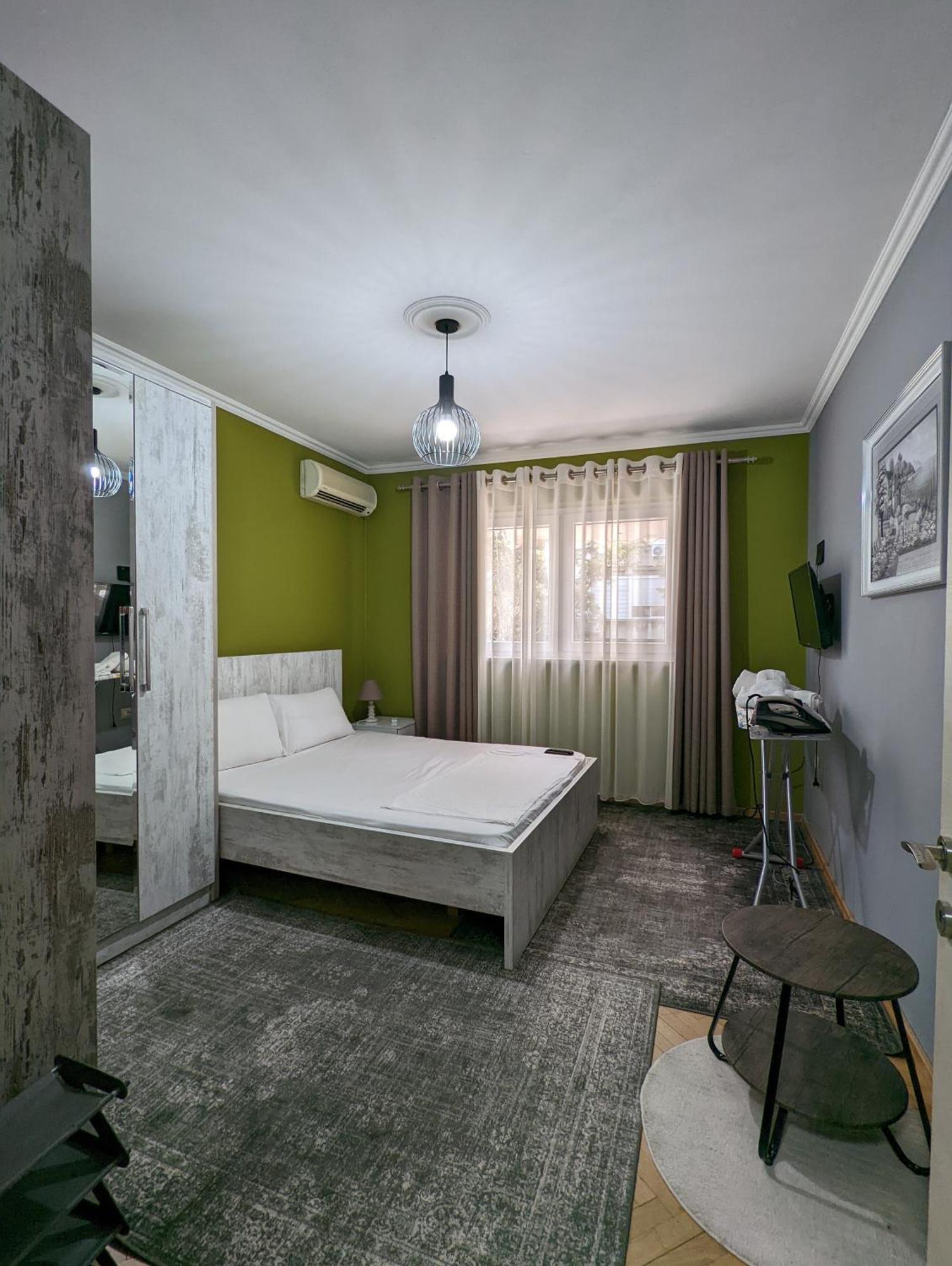 Downtown Retreat "Spiranca" Apartment Tiranë Ngoại thất bức ảnh