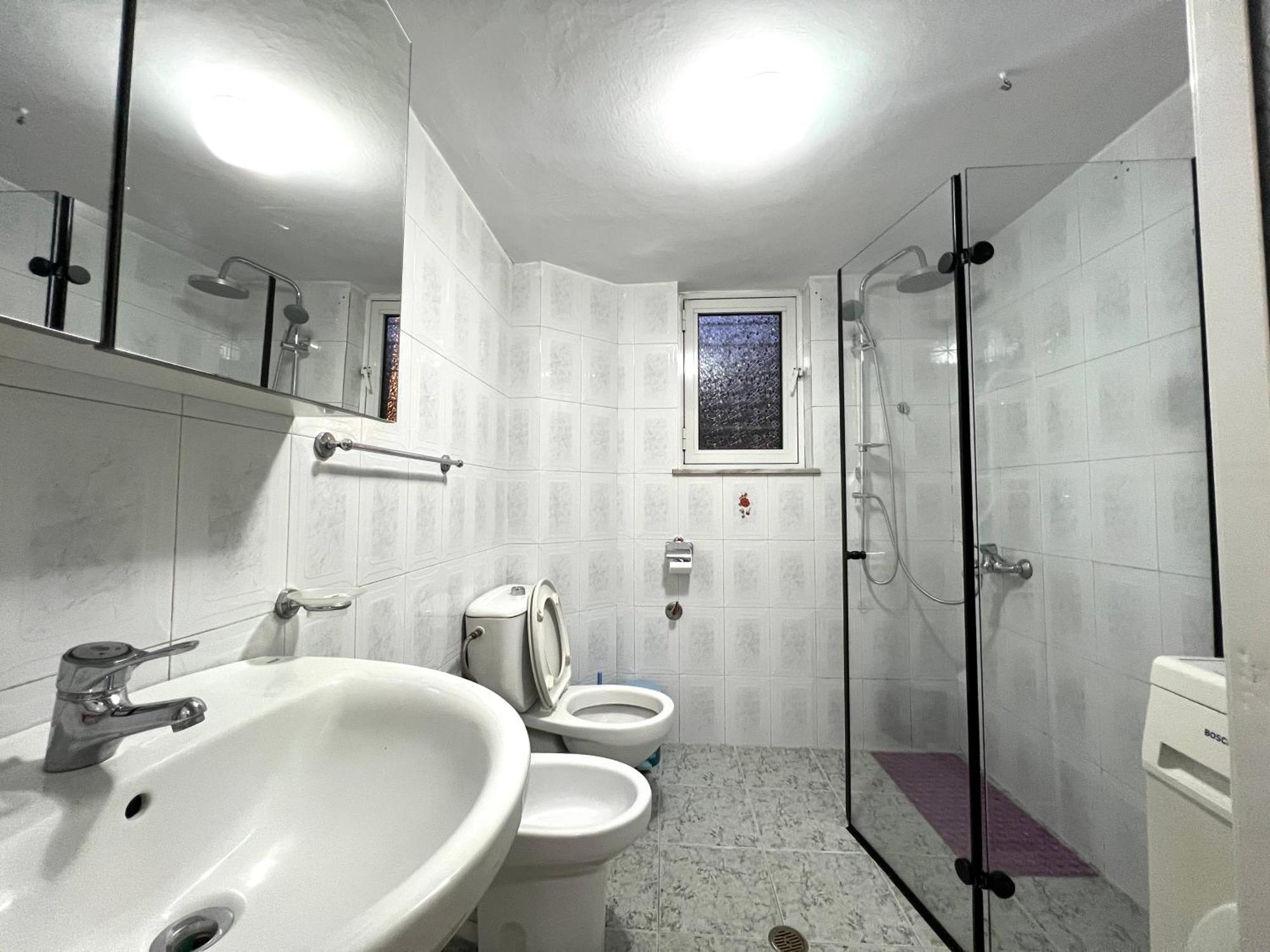 Downtown Retreat "Spiranca" Apartment Tiranë Ngoại thất bức ảnh